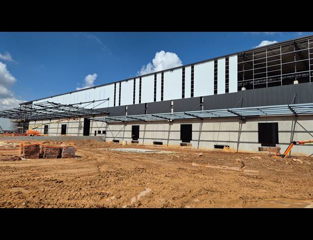 7,282M² WAREHOUSE TO LET IN JET PARK